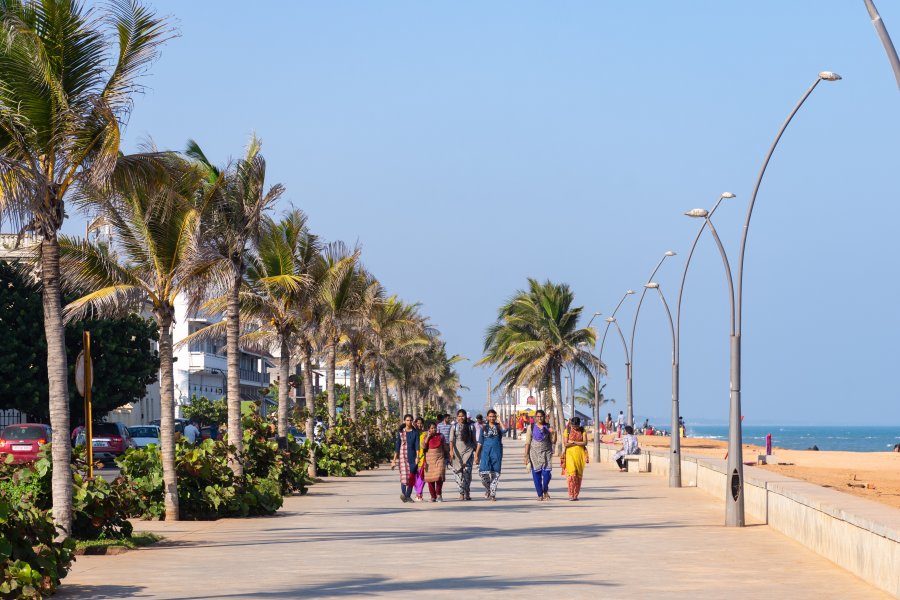 Promenade près de la plage de Pondichéry, Inde