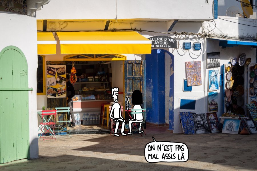 Petit café à Asilah au Maroc