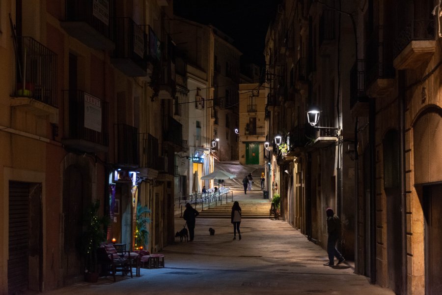 Ville de Tarragone de nuit, Espagne