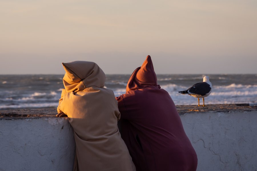 Djellabas et mouettes à Essaouira