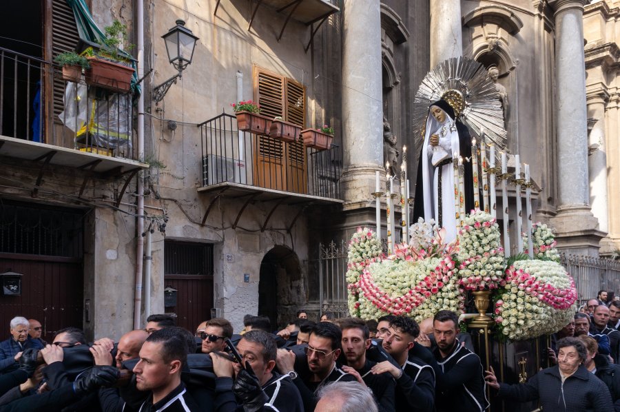 Procession de Paques en Sicile