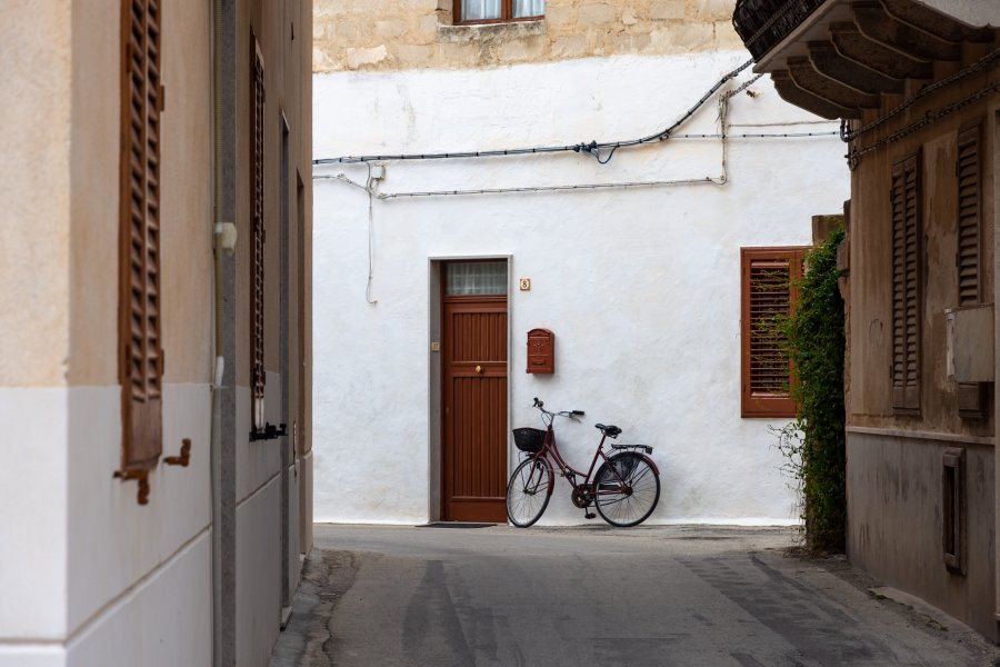 Vélo dans la ville de Favignana