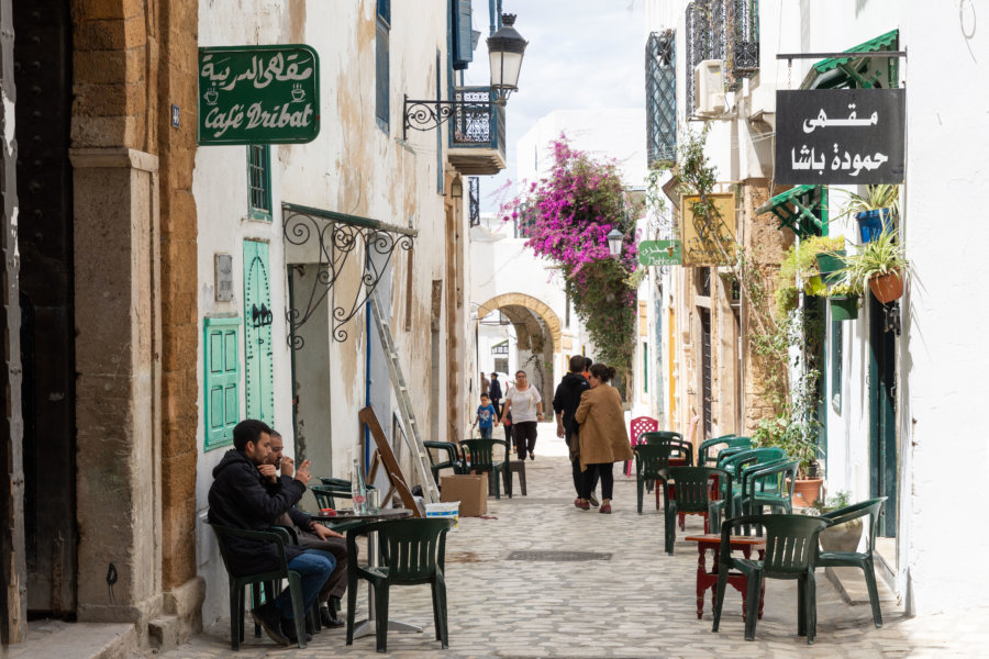 Cafés dans les rues de Tunis