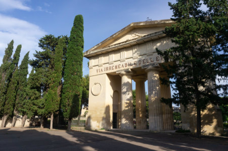 Entrée du cimetière de Lecce, Italie