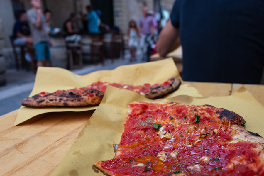 Pizza marinara à Lecce, Italie