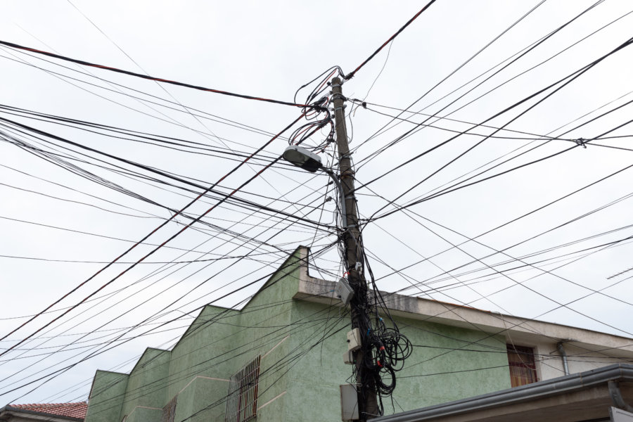 Fils électriques en Albanie