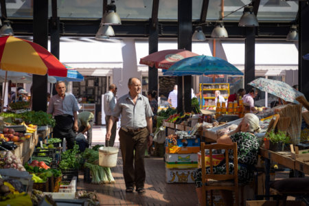 Marché Pazari i Ri à Tirana, Albanie