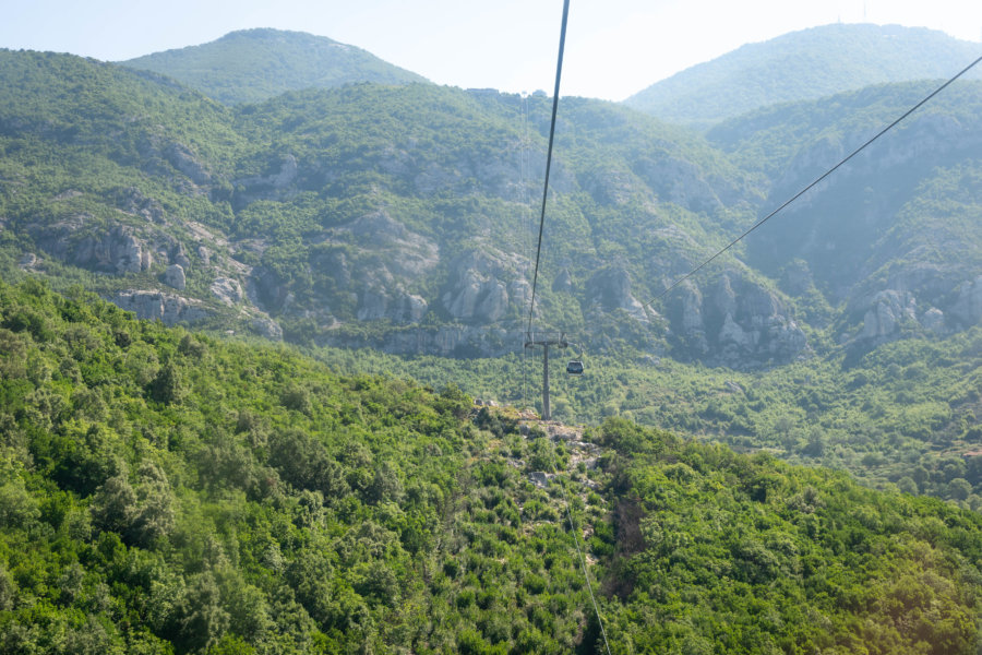 Téléphérique pour la montagne de Dajti à Tirana