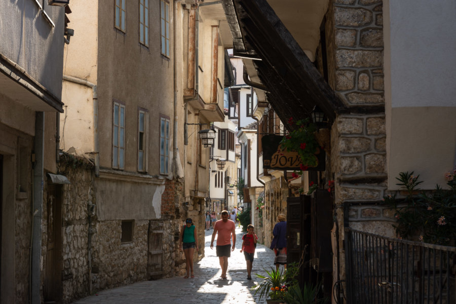 Rues anciennes dans la ville d'Ohrid