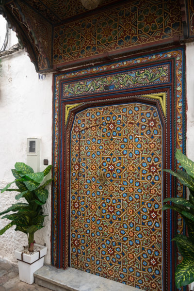 Belle porte dans la médina de Tetouan