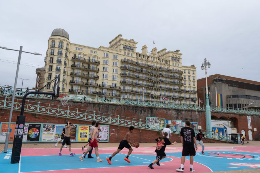 Joueur de basket l'été à Brighton