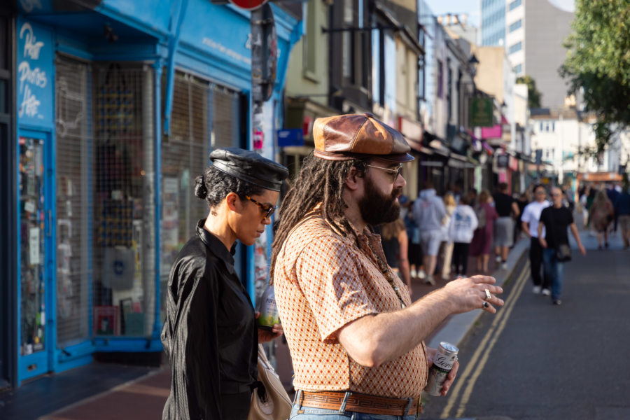 Passants à North Laine, Brighton