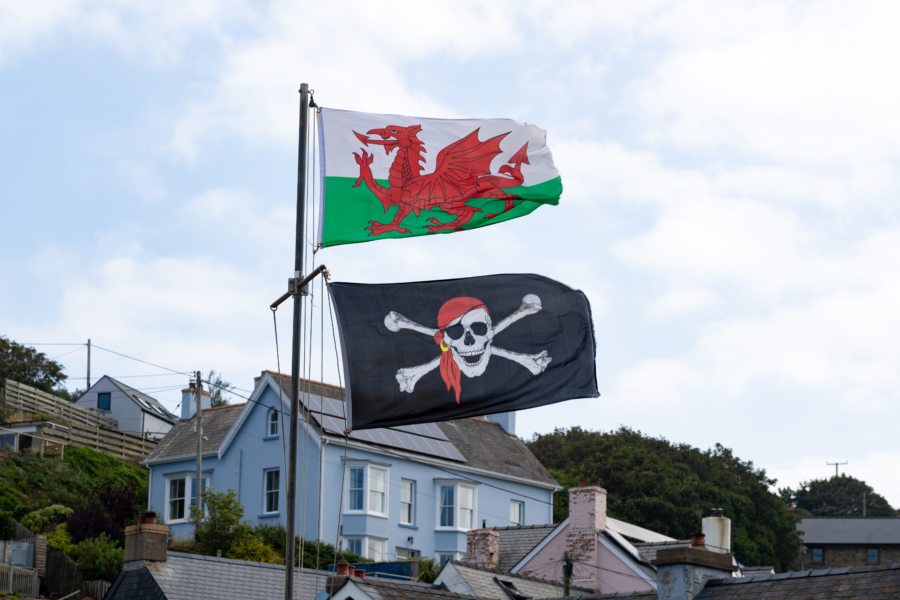 Drapeaux Pays de Galles et pirates