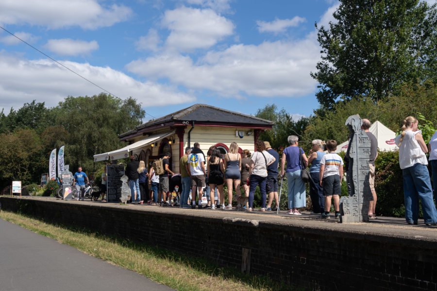 File d'attente devant un glacier entre Bristol et Bath