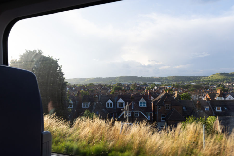 Paysages depuis le train de Douvres à Londres