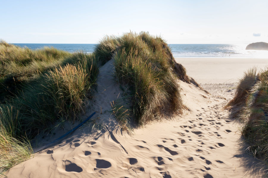 Péninsule de Gower : dunes et mer à Broughton