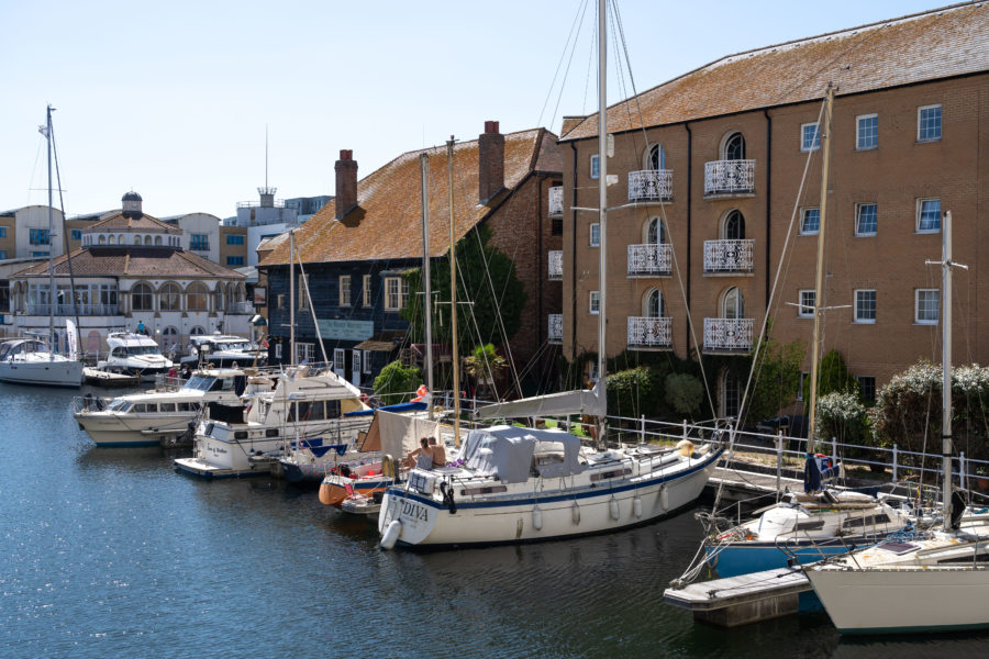 Visite de la marina de Brighton, l'été en Angleterre
