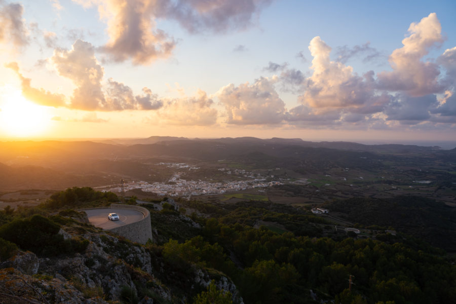 Mirador de Cim del Toro à Minorque au coucher du soleil