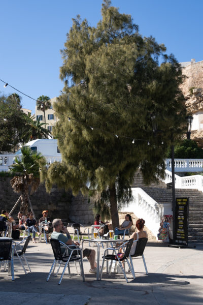 Terrasse de café à Mahon, Minorque