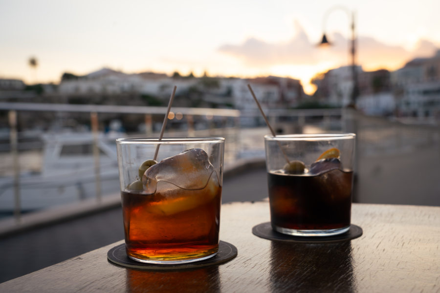 Verres de vermut à Es Castell, Minorque