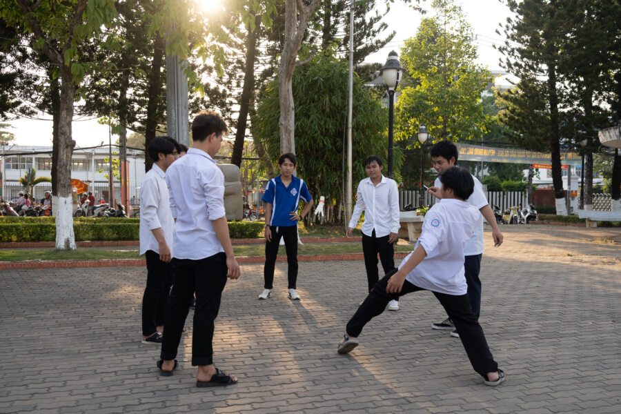 Badminton au pied à Chau Doc, Vietnam