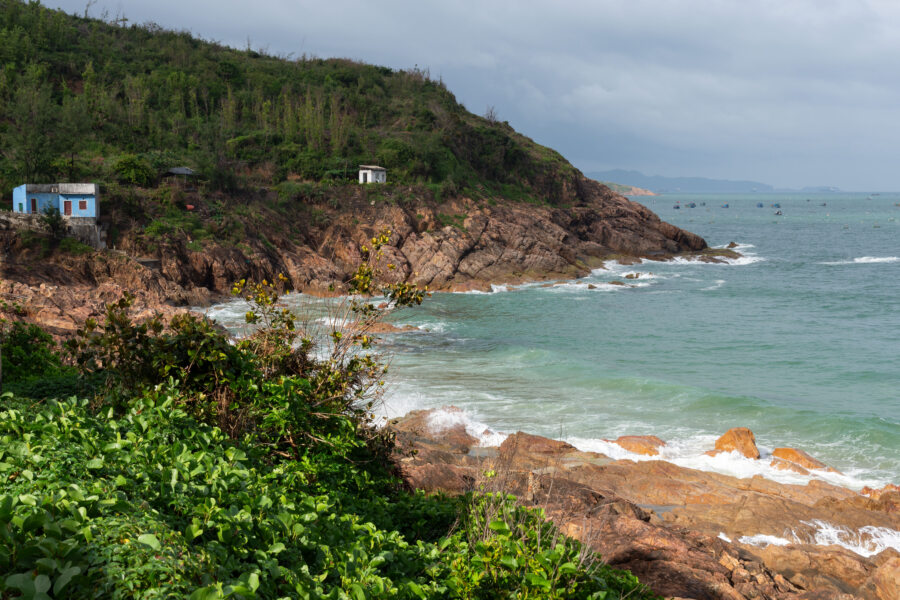 Côte vers Song Cau, Quy Nhon, au sud du Vietnam