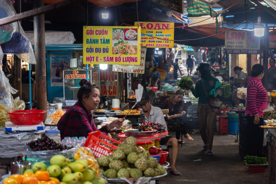 Marché aux légumes de Tan Chau au Vietnam, province d'An Giang