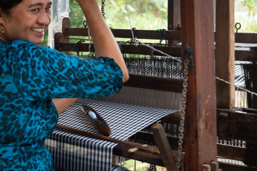Métiers à tisser à Chau Doc, delta du Mékong