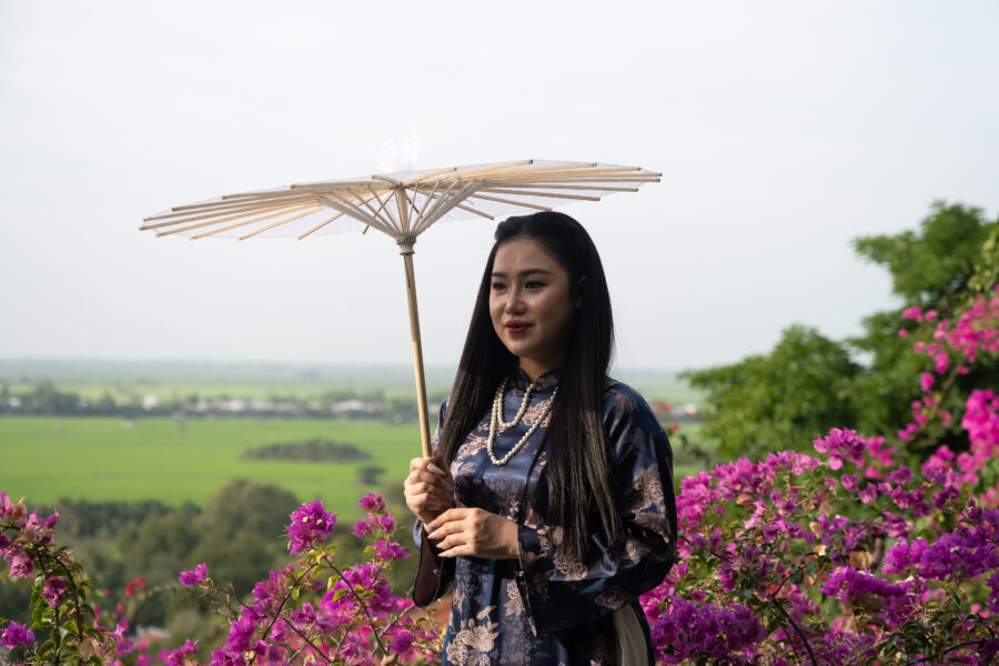 Touriste BD à la pagode de Phuoc Dien, Nui Sam